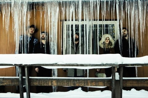 Dead Winter Carpenters