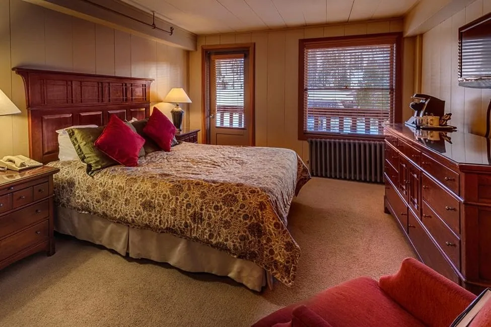 Interior bedroom at Mountain View