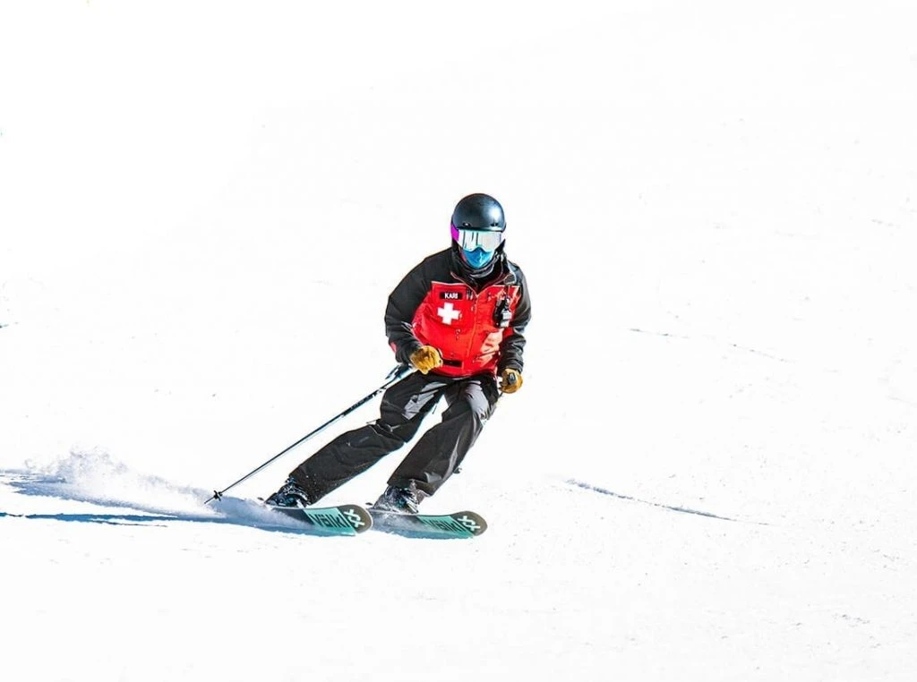 Women of winter Kari skiing