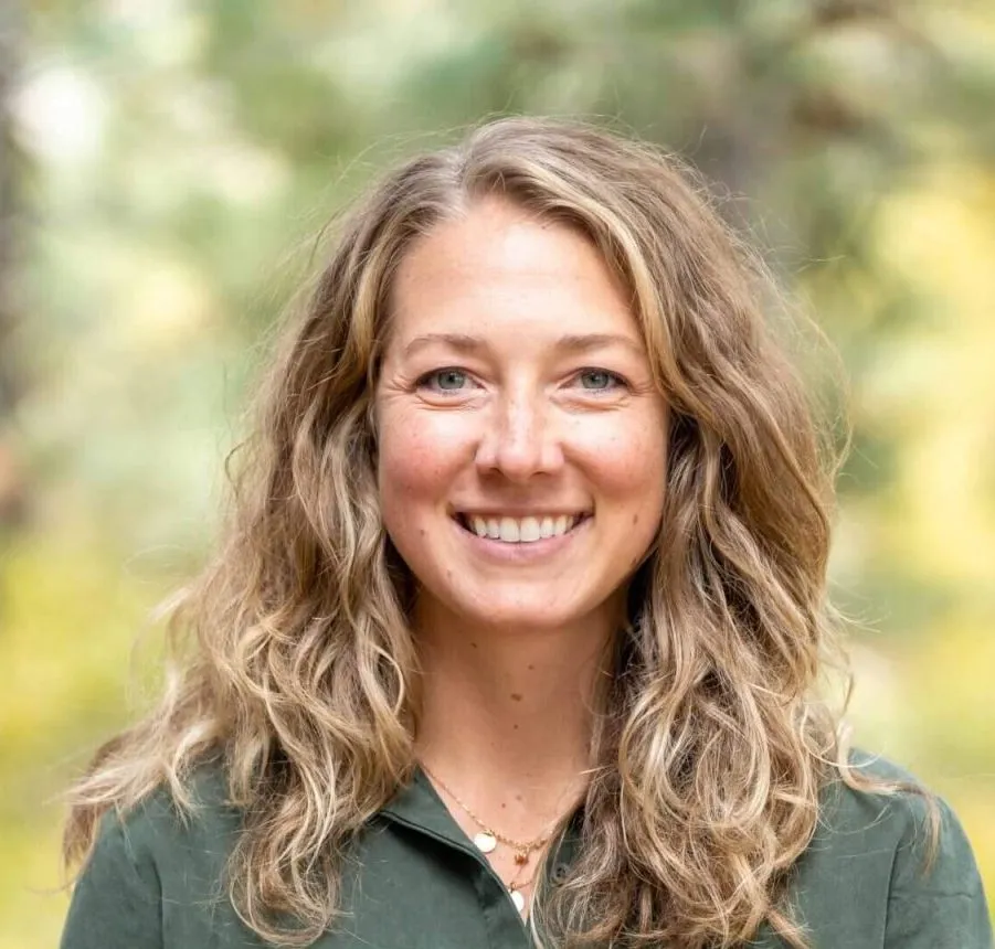 Julie Barber Headshot