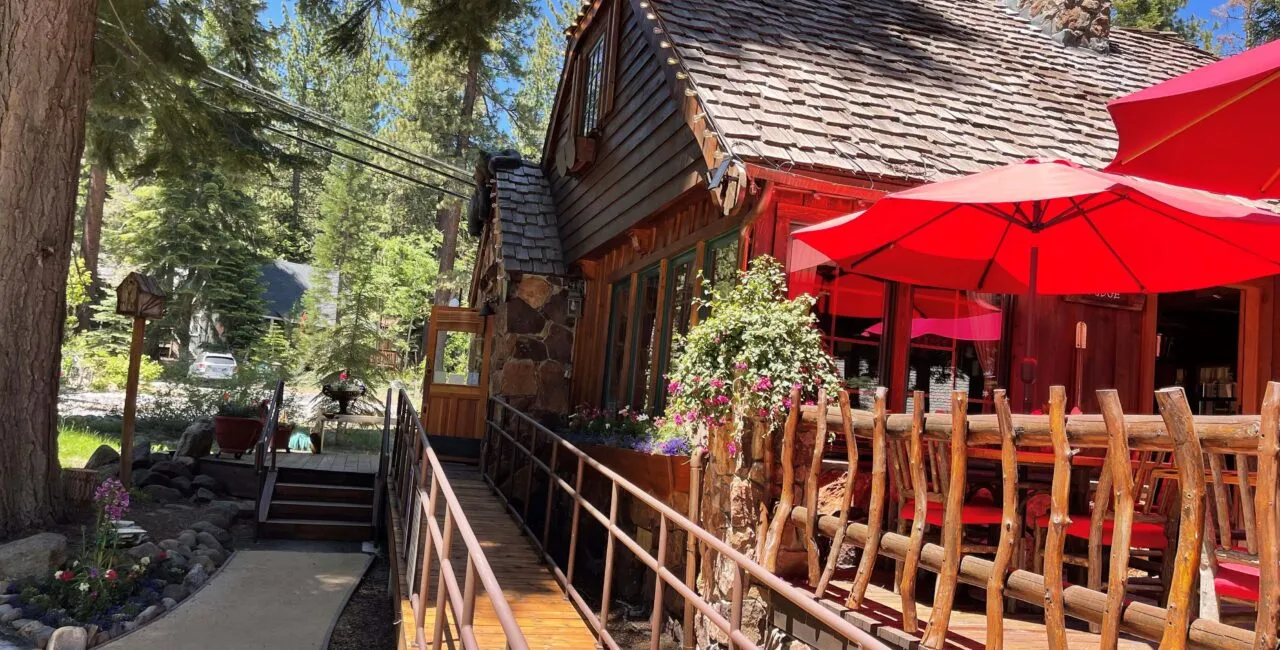 Cottage Inn Outside