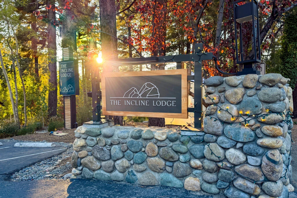 The Incline Lodge Sign in Lake Tahoe